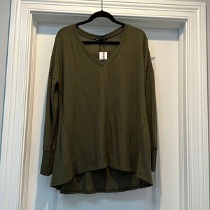 New with tags Gibson soft V neck sweatshirt